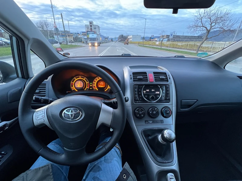 Toyota Auris 1.4 D-4D, снимка 14 - Автомобили и джипове - 53122976