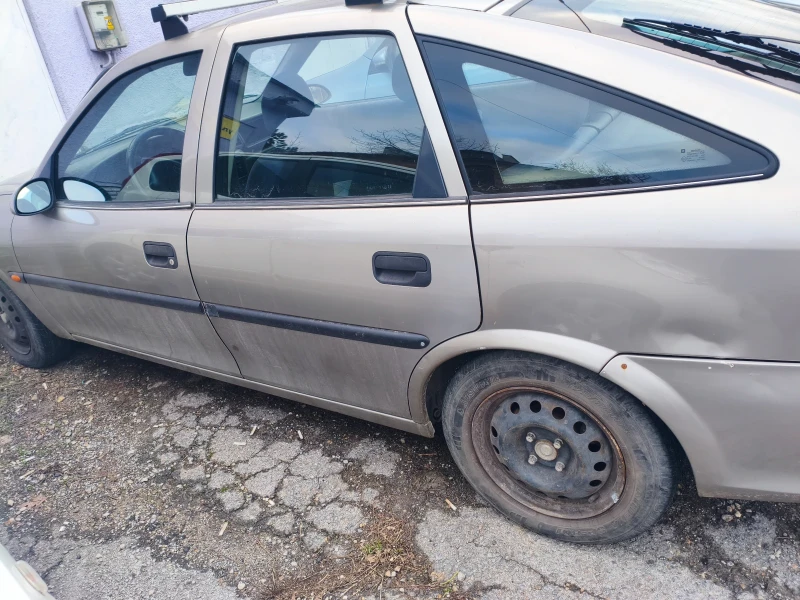 Opel Vectra 1.6, снимка 4 - Автомобили и джипове - 53240859