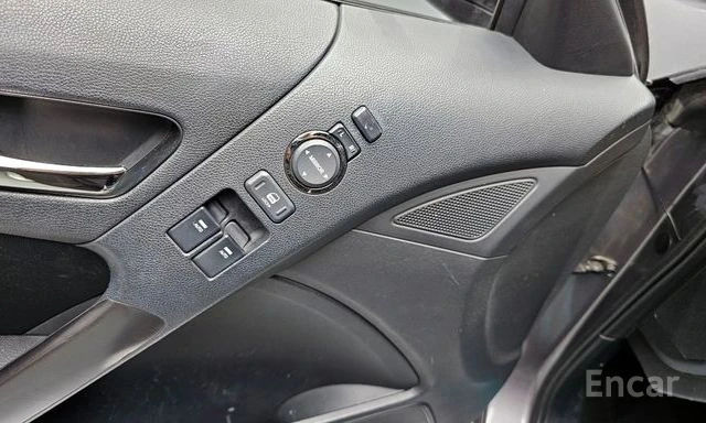 Hyundai Genesis Genesis 200 Turbo D, снимка 13 - Автомобили и джипове - 54176454