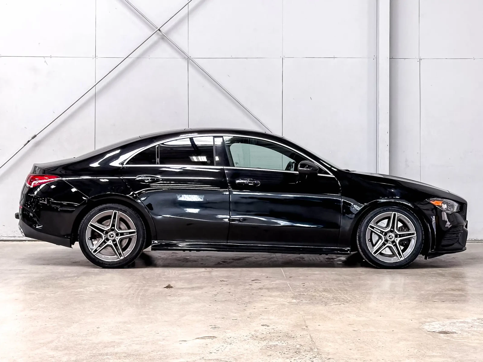 Mercedes-Benz CLA 250 4MATIC* DISTRONIC* 360CAM* CARPLAY* SPORT-PKG* AMB - изображение 4