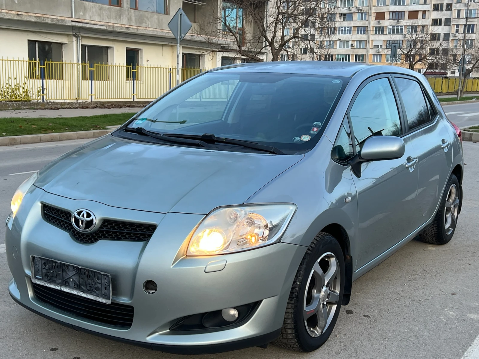 Toyota Auris 1.4 D-4D - изображение 3