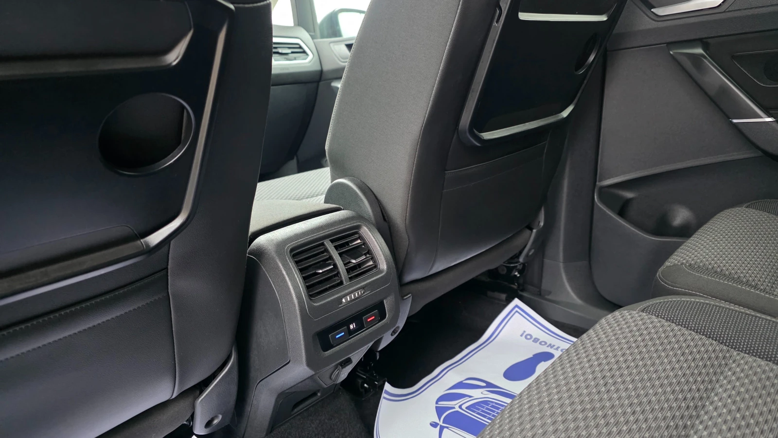 VW Touran KATO ЧИСТО НОВ/1.6d/110hp/7m, снимка 9 - Автомобили и джипове - 53879719