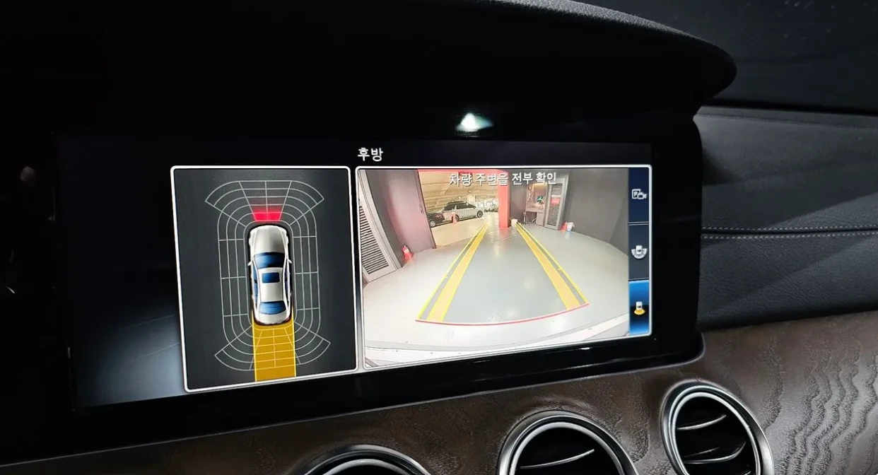 Mercedes-Benz E 220 d 4MATIC Exclusive, снимка 9 - Автомобили и джипове - 54367463