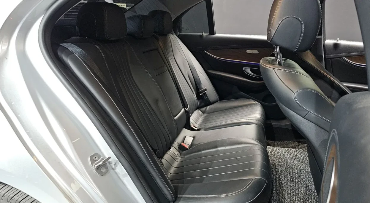 Mercedes-Benz E 220 d 4MATIC Exclusive, снимка 8 - Автомобили и джипове - 54367463