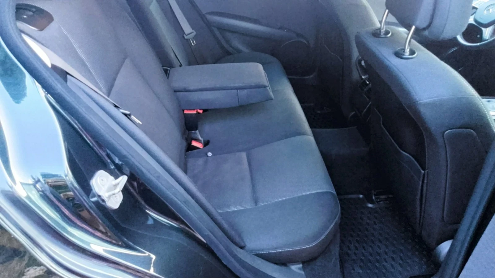 Mercedes-Benz C 250, снимка 8 - Автомобили и джипове - 54499984