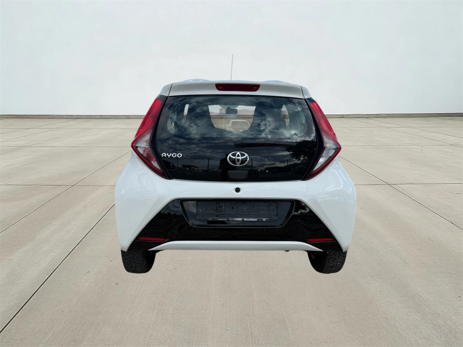 Toyota Aygo 1.0/Nav/Camera/Cruise control/PDC/LED, снимка 3 - Автомобили и джипове - 54601579