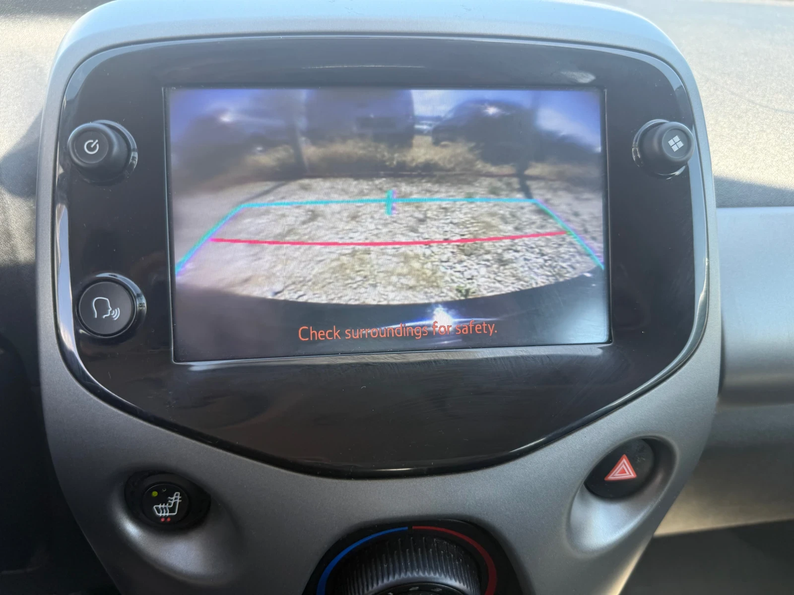 Toyota Aygo 1.0/Nav/Camera/Cruise control/PDC/LED, снимка 12 - Автомобили и джипове - 54601579