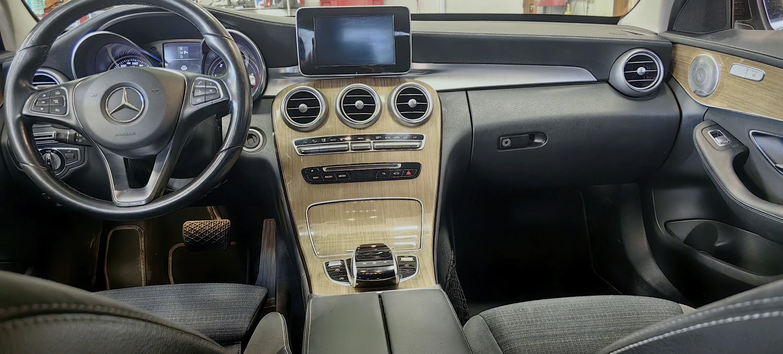 Mercedes-Benz C 220, снимка 7 - Автомобили и джипове - 54731633