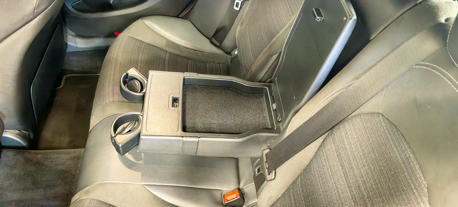 Mercedes-Benz C 220, снимка 15 - Автомобили и джипове - 54731633