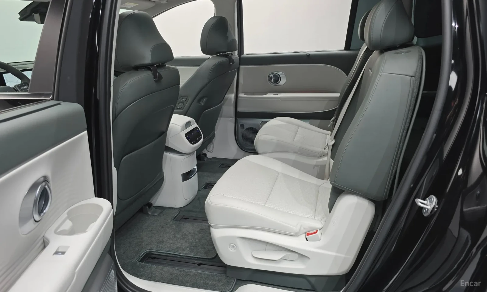 Hyundai IONIQ 9 PERFORMANCE* AWD* 6 SEATER* PRESTIGE, снимка 11 - Автомобили и джипове - 54939227