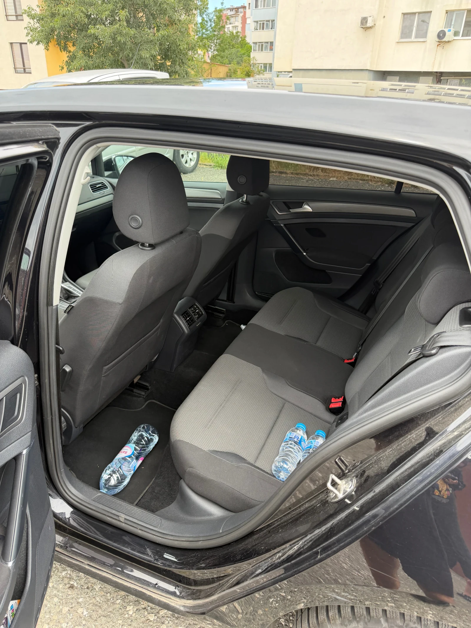 VW Golf 1.6D РЕВИЗИРАНА КУТИЯ, снимка 15 - Автомобили и джипове - 54944661