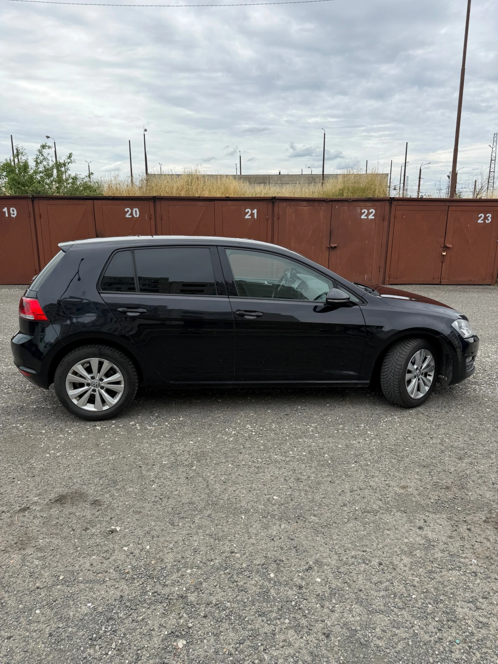 VW Golf 1.6D РЕВИЗИРАНА КУТИЯ, снимка 9 - Автомобили и джипове - 54944661