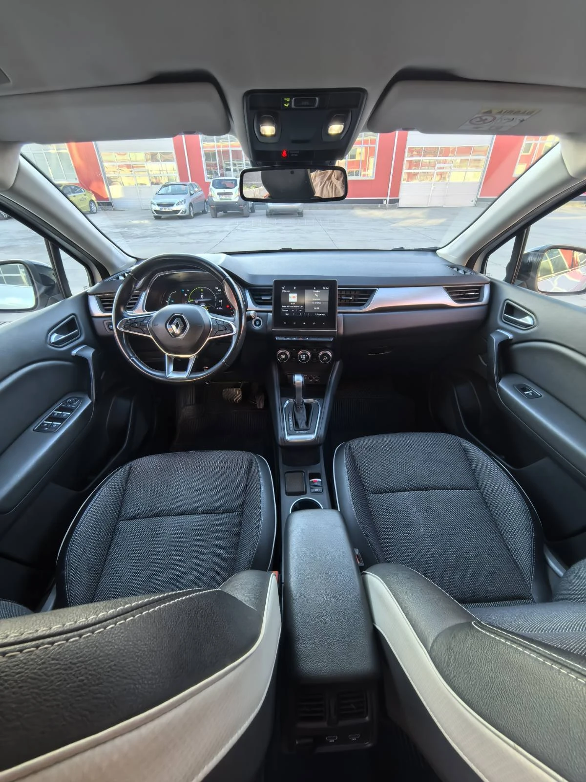 Renault Captur 1.6 Hybrid E-Tech Intens, снимка 12 - Автомобили и джипове - 54945870
