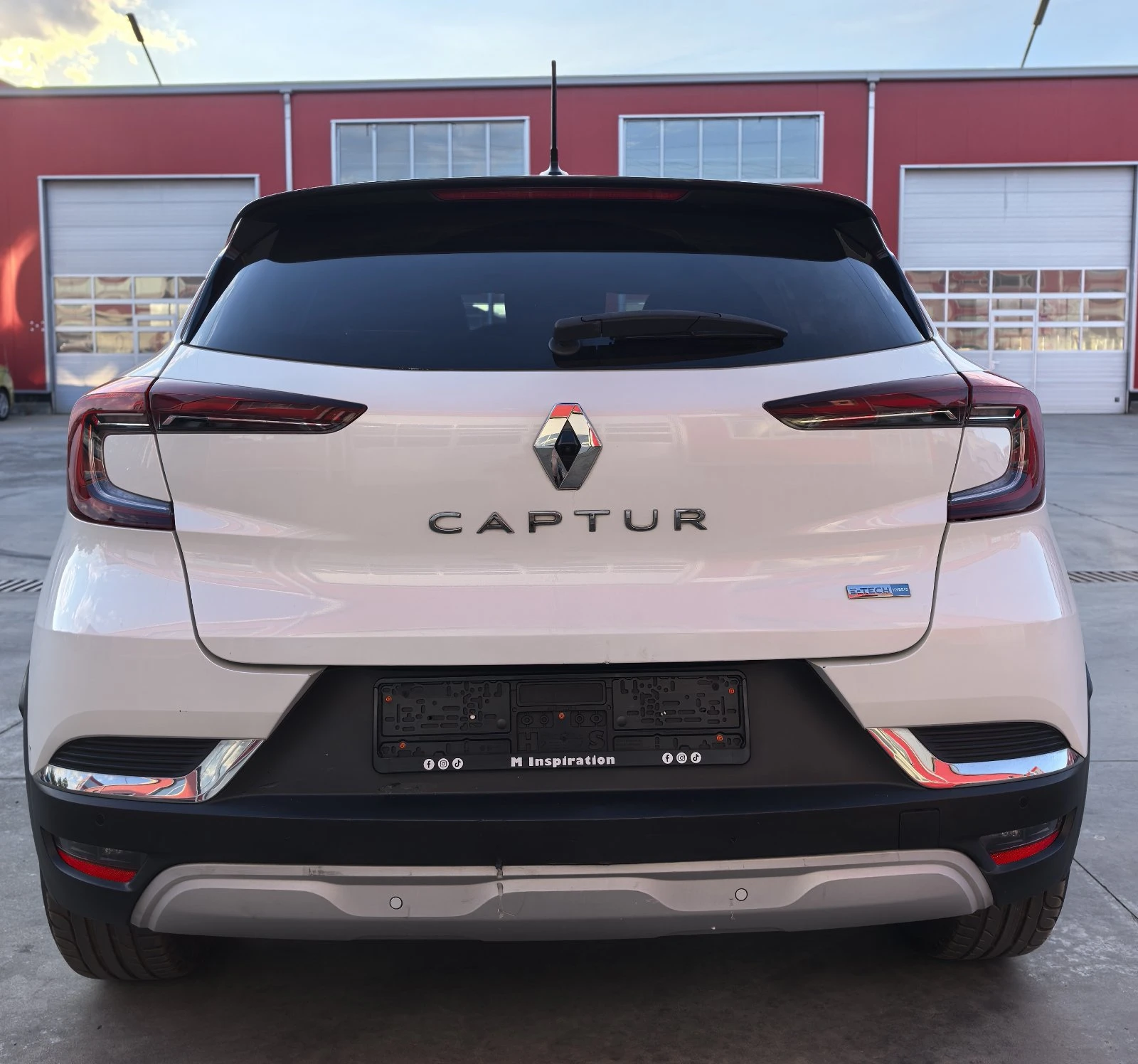 Renault Captur 1.6 Hybrid E-Tech Intens, снимка 6 - Автомобили и джипове - 54945870