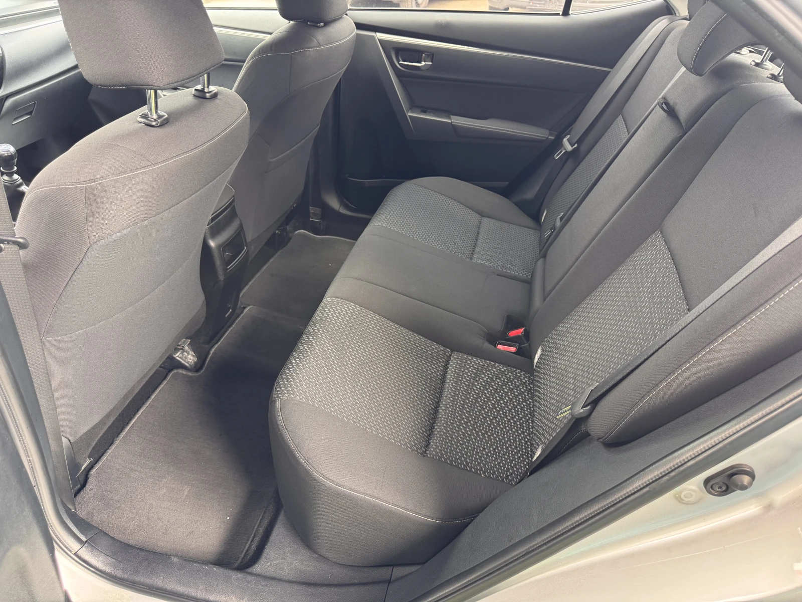 Toyota Corolla Active/1.6VVT-i/132k.c./6MT, снимка 10 - Автомобили и джипове - 55219887