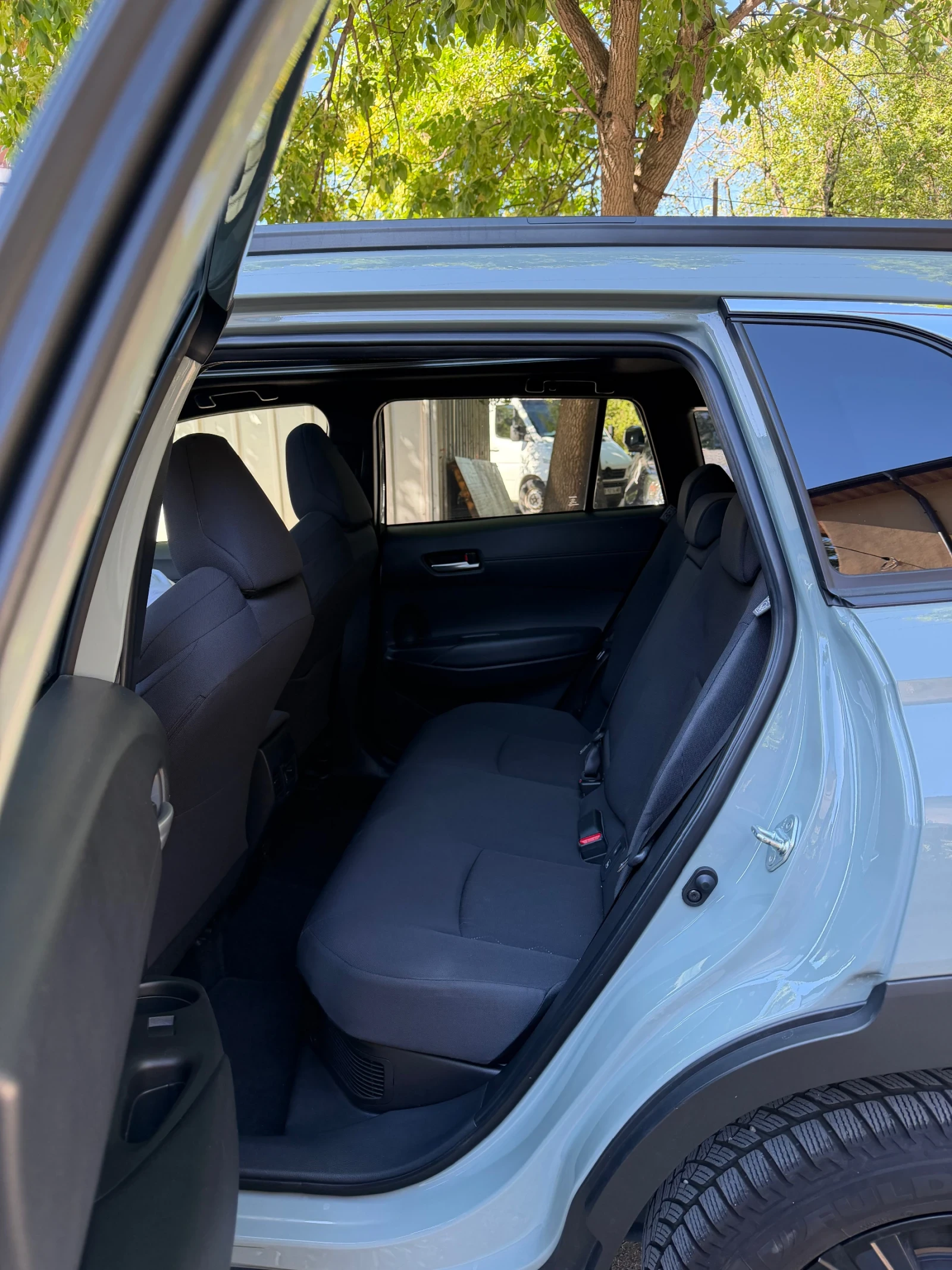 Toyota Corolla Cross Внос от Германия. 2 бр ключове, снимка 5 - Автомобили и джипове - 55962173