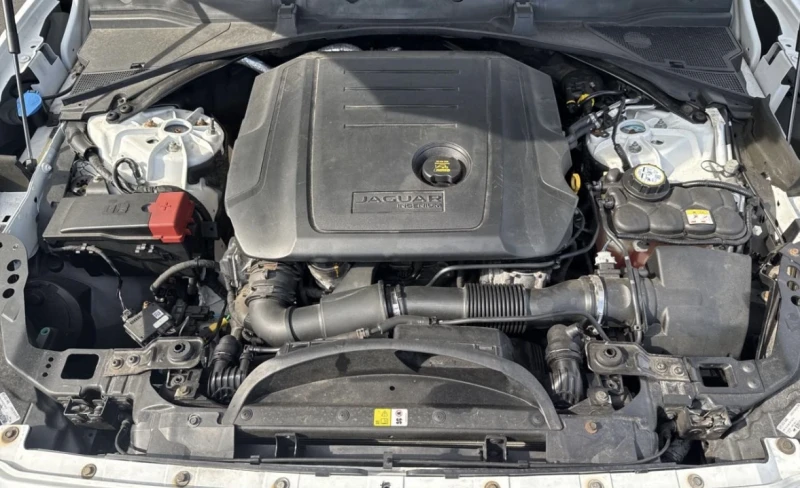 Jaguar F-PACE F-PACE R-SPORT 2 ГОДИНИ ГАРАНЦИЯ НА МОТОРА, снимка 8 - Автомобили и джипове - 52537057