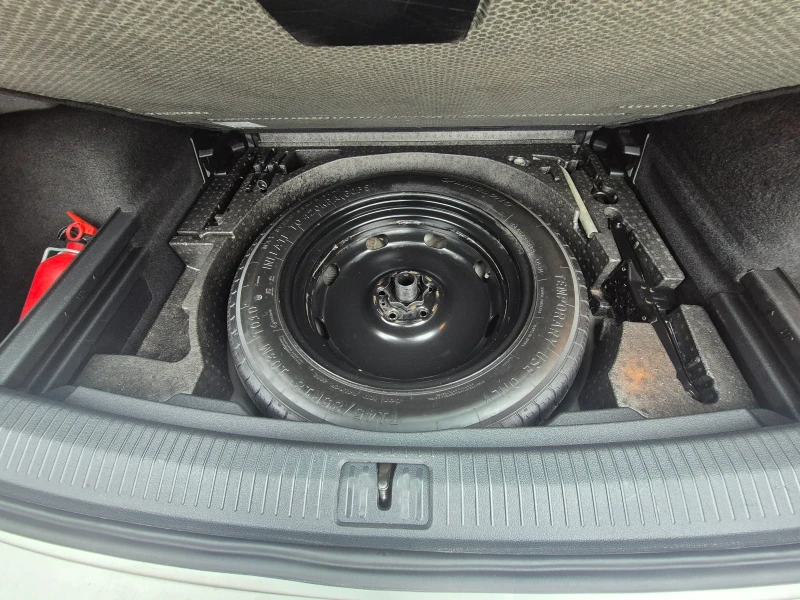 VW Tiguan 2.0D/Rline , снимка 9 - Автомобили и джипове - 52577463