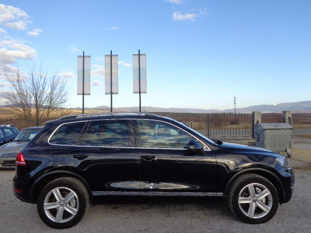 VW Touareg 3.0 TDI, снимка 4 - Автомобили и джипове - 48627761