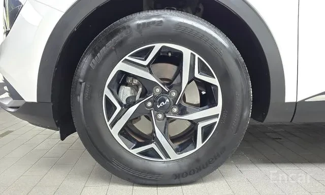 Kia Sportage 1.6 Turbo 2WD, снимка 16 - Автомобили и джипове - 53038107