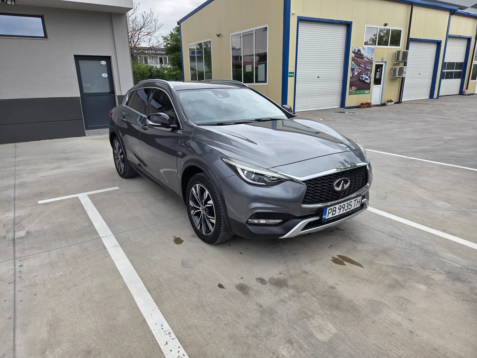Infiniti QX30 2.2 D Панорамен покрив , 4х4, снимка 2 - Автомобили и джипове - 54383973