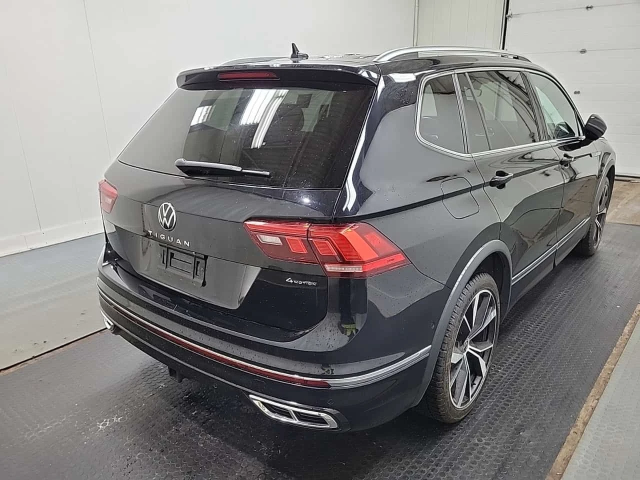VW Tiguan HIGHLINE R LINE| 360| PANO| �����| ��������| CARFX | Mobile.bg � ����������� 3