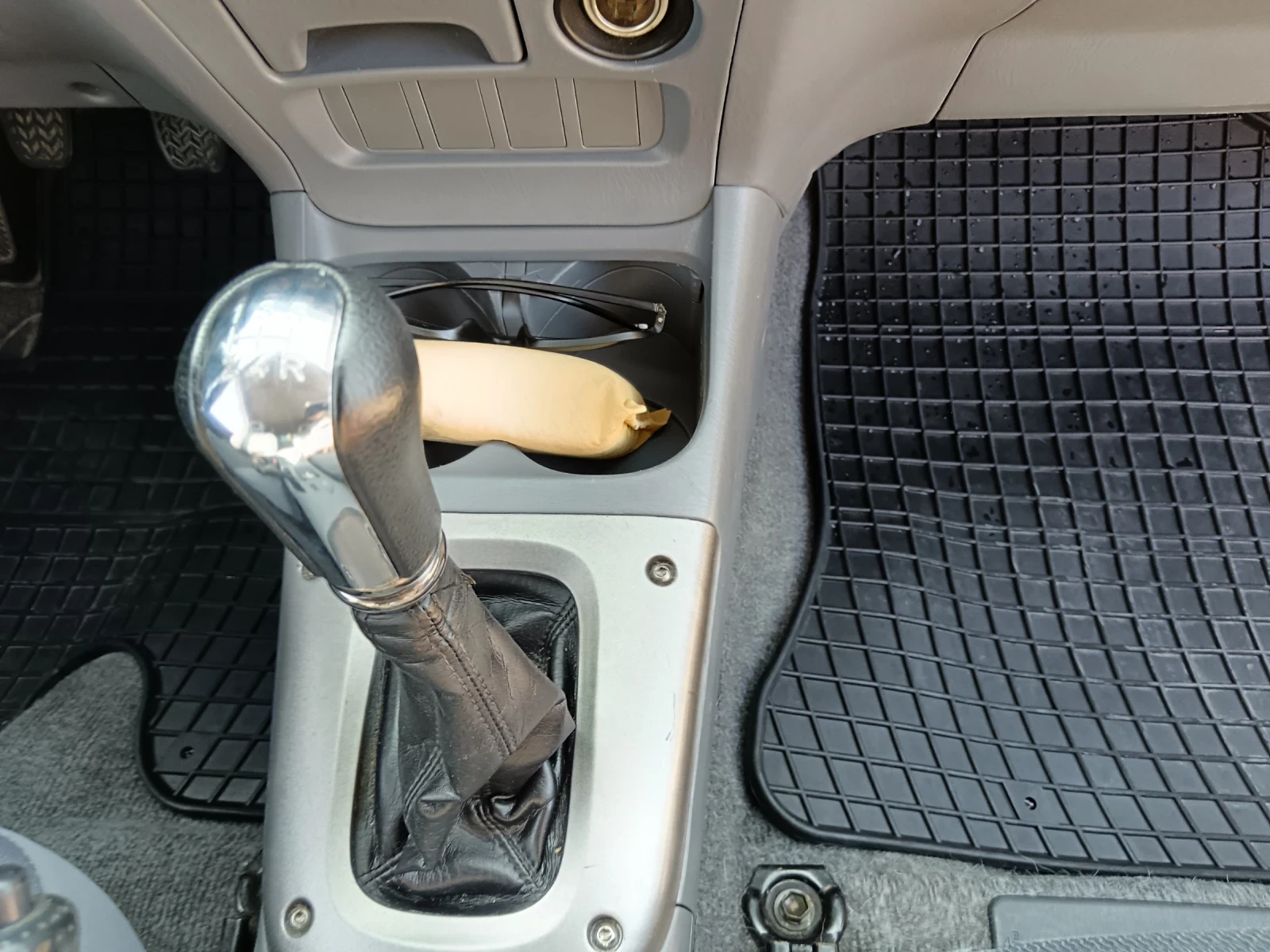 Toyota Rav4, снимка 12 - Автомобили и джипове - 54605590