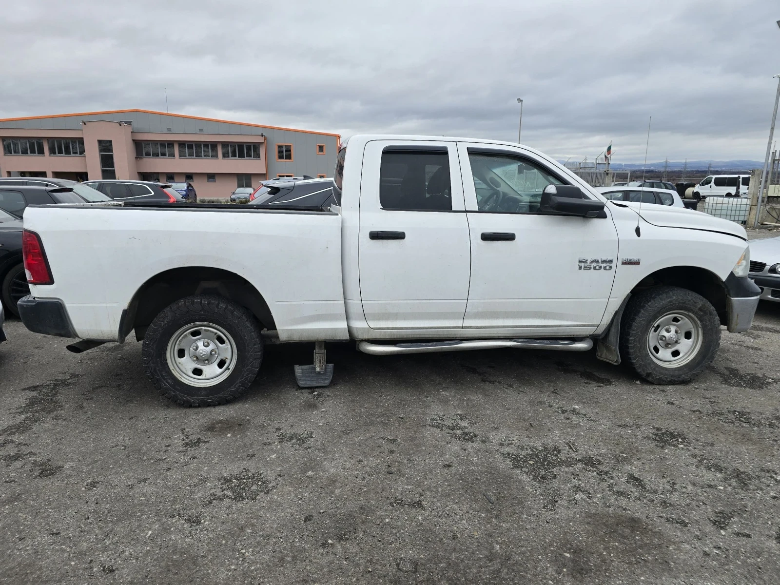 Dodge RAM 1500 5, 7 HEMI, снимка 3 - Автомобили и джипове - 54606978