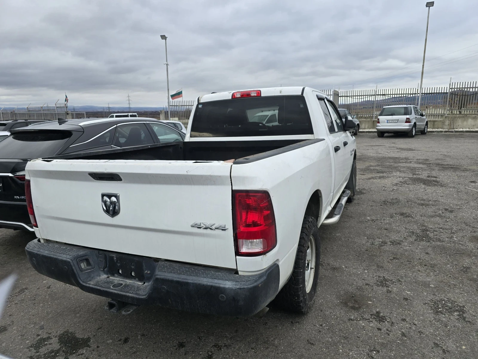 Dodge RAM 1500 5, 7 HEMI, снимка 4 - Автомобили и джипове - 54606978