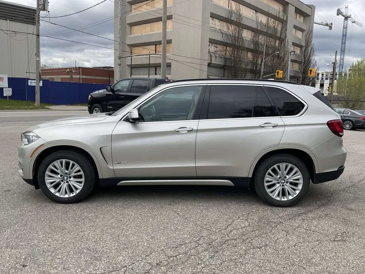 BMW X5 * xDrive35i LTHR! NAV! HUD! 360 CAM! BSM! NIGHT VI, снимка 4 - Автомобили и джипове - 54935265