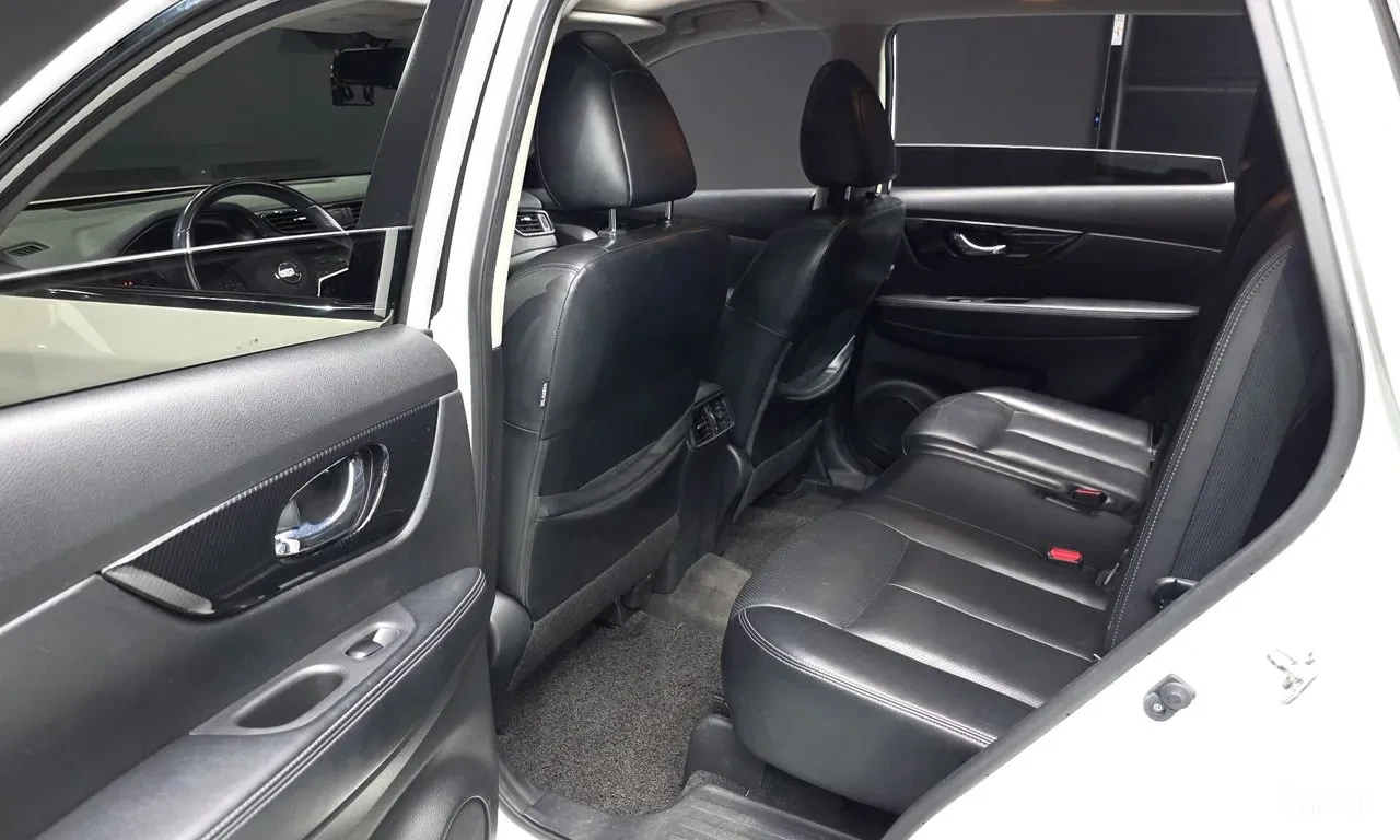 Nissan X-trail 2.5 4WD, снимка 11 - Автомобили и джипове - 56376132