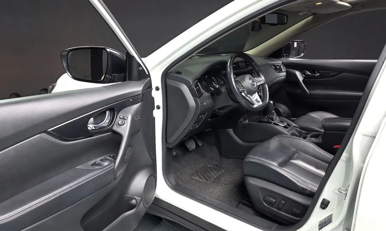 Nissan X-trail 2.5 4WD, снимка 10 - Автомобили и джипове - 56376132