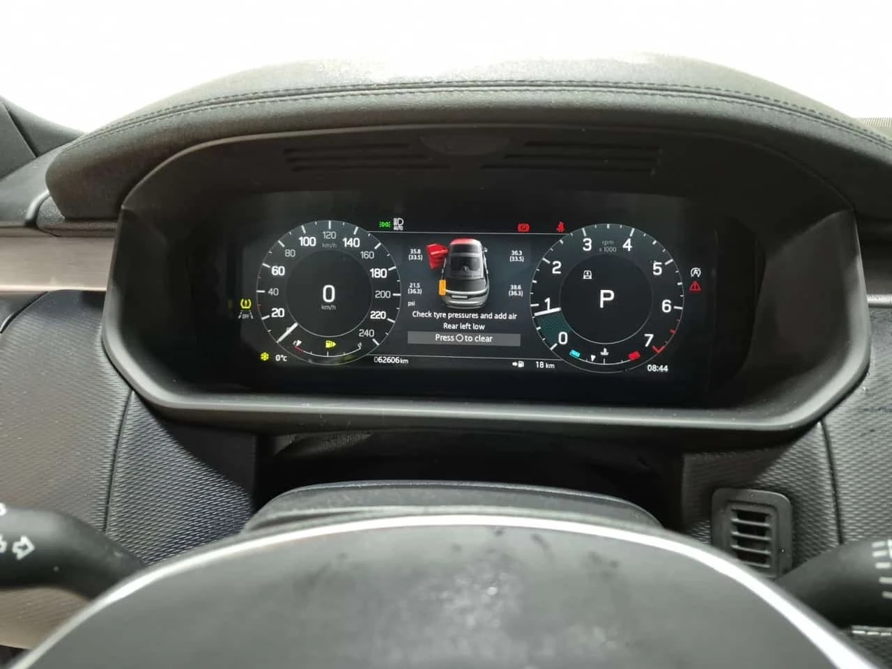 Land Rover Discovery * P360 Dynamic Se * CARFAX * ��� ������������ ���� | Mobile.bg � ����������� 9