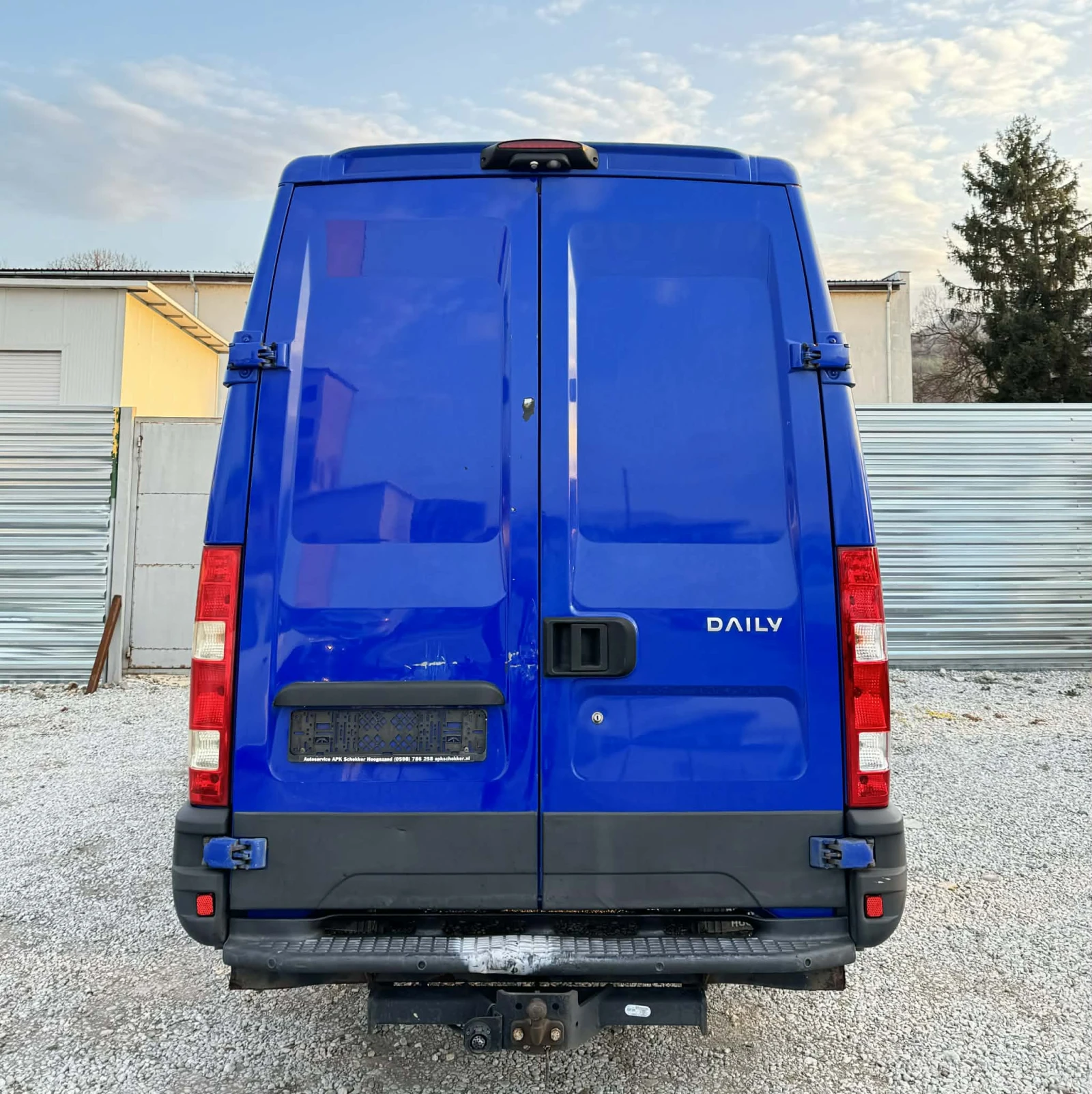 Iveco Daily N1 ДВЕ ПЛЪЗГАЩИ ВРАТИ, КЛИМАТИК!, снимка 6 - Бусове и автобуси - 54162492