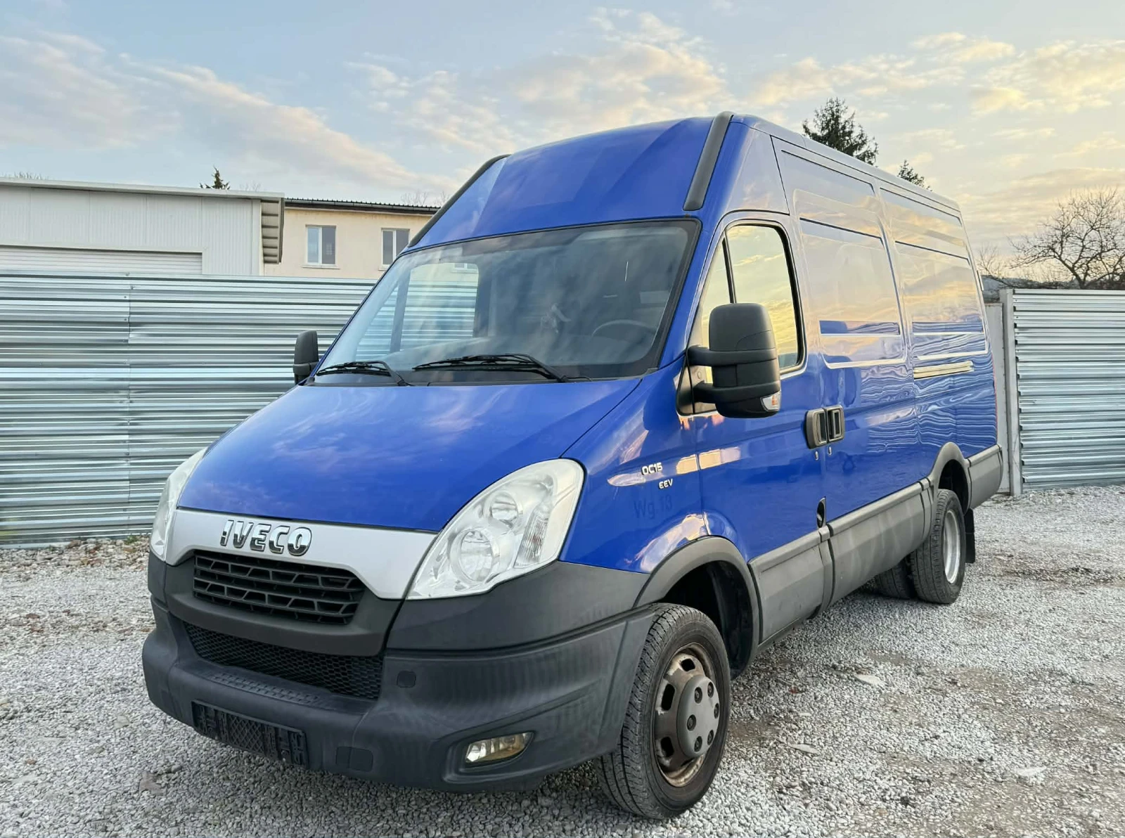 Iveco Daily N1 ДВЕ ПЛЪЗГАЩИ ВРАТИ, КЛИМАТИК!