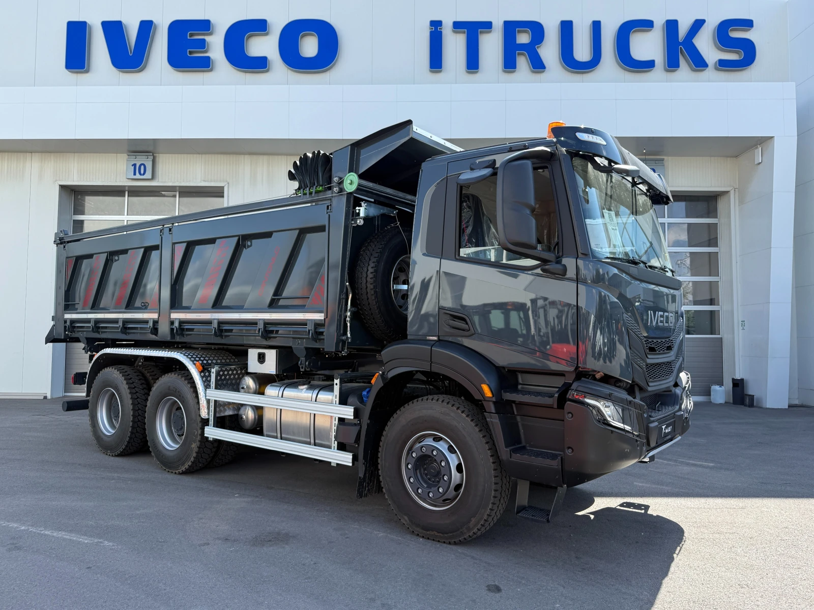 Iveco T-WAY AD380T50 MY24 ТРИСТРАННО РАЗТОВАРВАНЕ