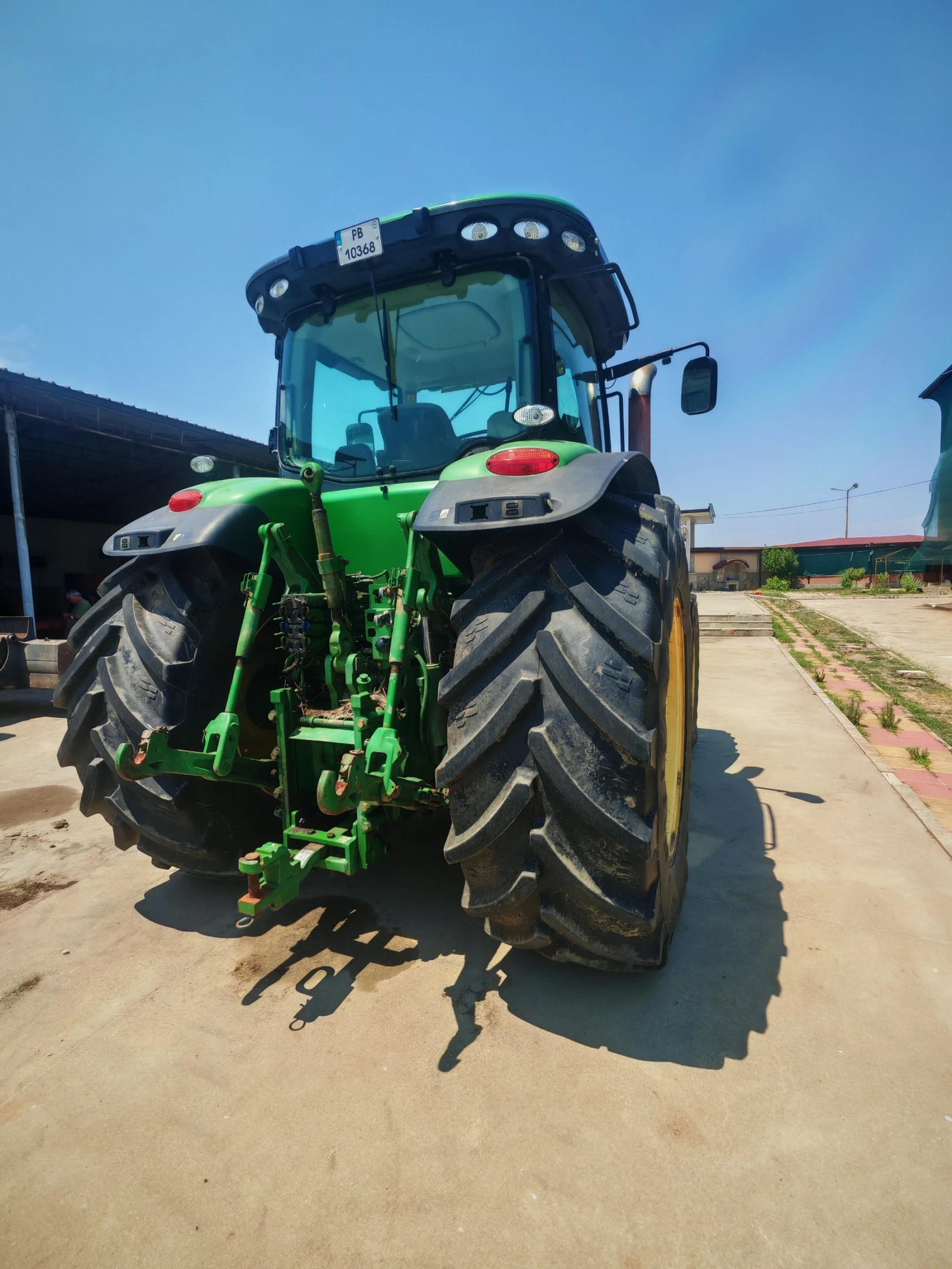 Трактор John Deere 7230R - изображение 6