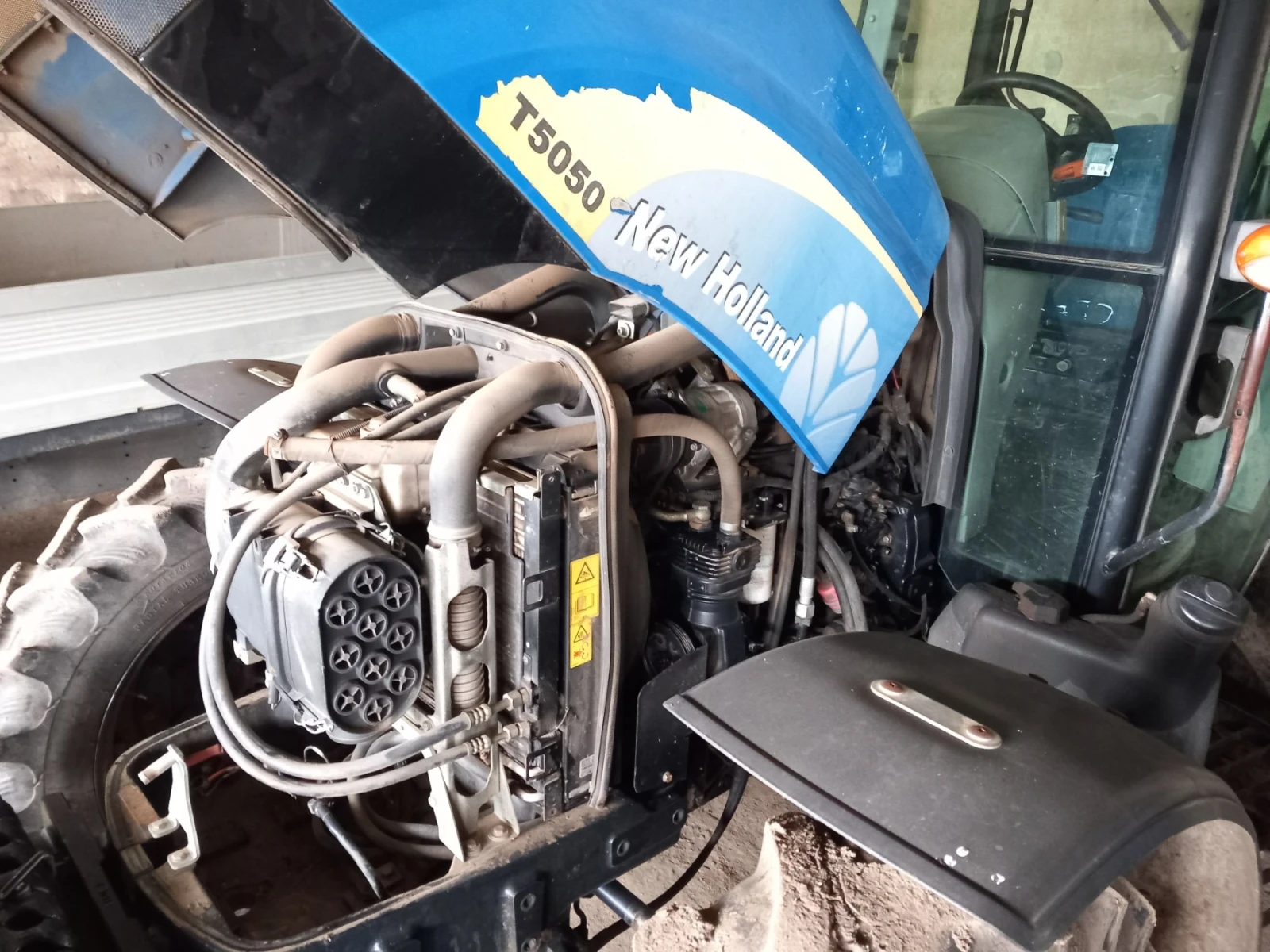 Трактор New Holland T5050, снимка 8 - Селскостопанска техника - 54041644