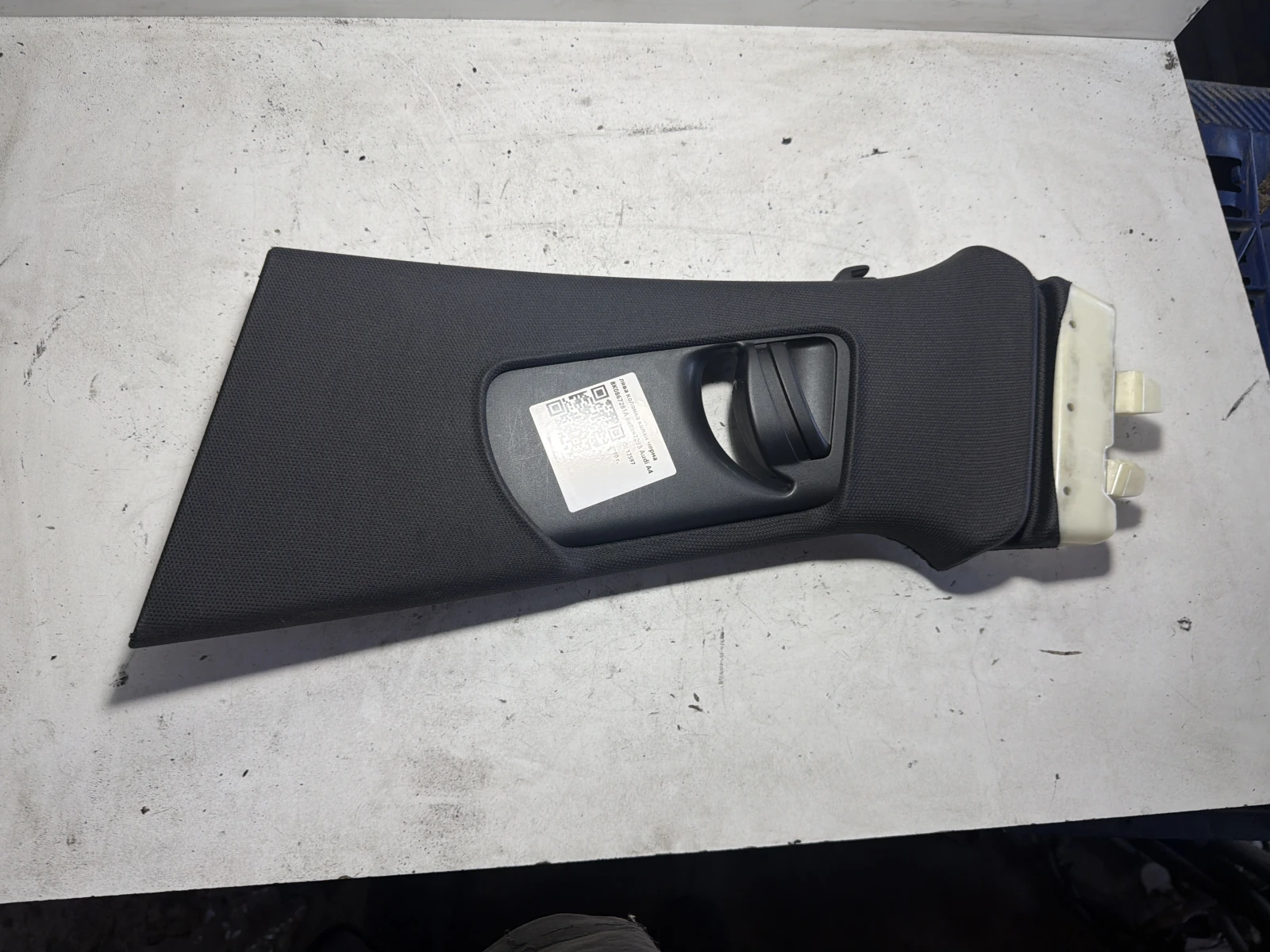 лява колонка колан черна 8K0867281A 8к0867293 Audi A4