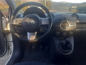 Mazda 2 1.3i klimatik , снимка 16