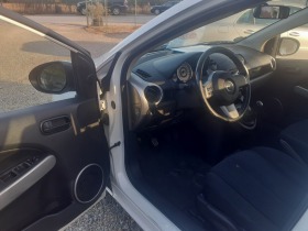 Mazda 2 1.3i klimatik , снимка 15