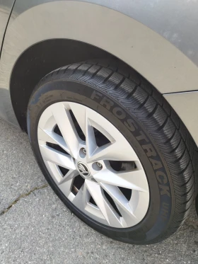 Skoda Octavia - 18600 € / 36378.44 лв. - 78730335 5