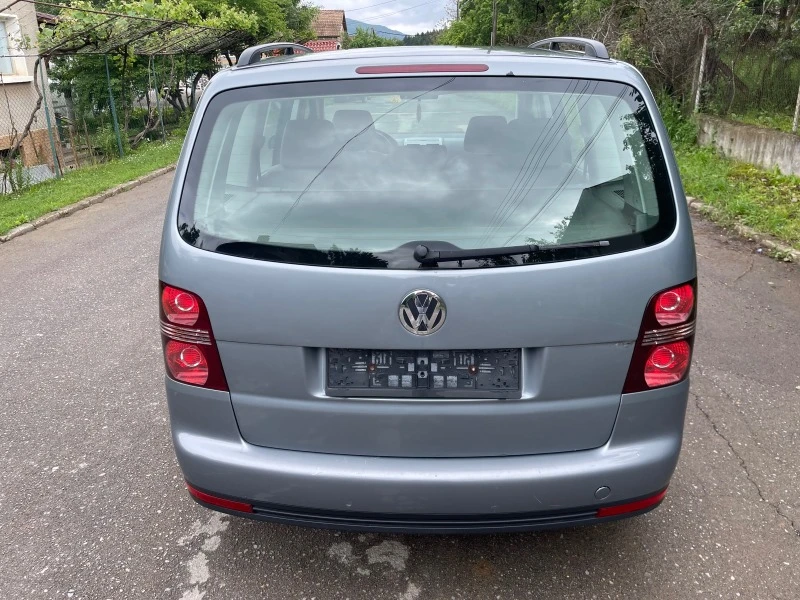 VW Touran 1.9 TDI, снимка 4 - Автомобили и джипове - 46681839