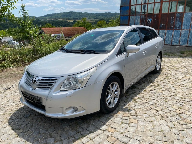 Toyota Avensis 2.0 Швейц Keyless, снимка 1 - Автомобили и джипове - 46747900