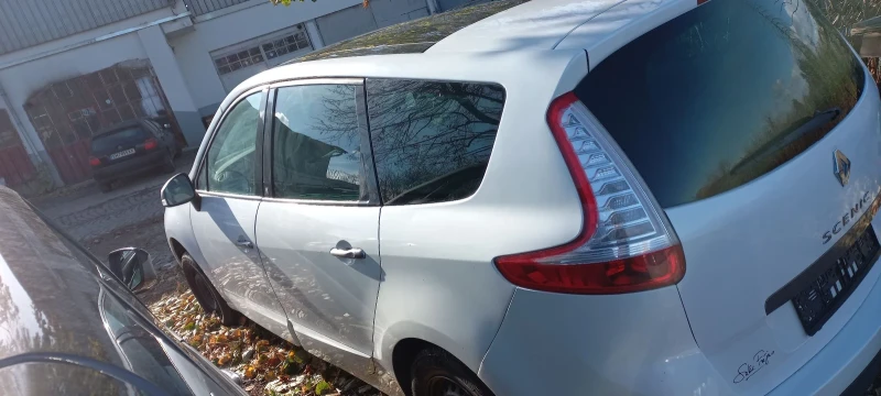 Renault Grand scenic 1.6 dci, снимка 8 - Автомобили и джипове - 48135476