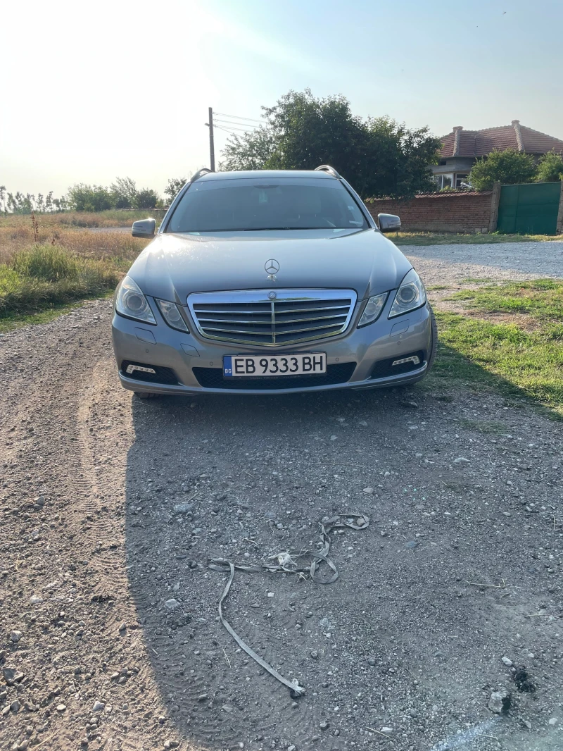 Mercedes-Benz E 220, снимка 2 - Автомобили и джипове - 52738513