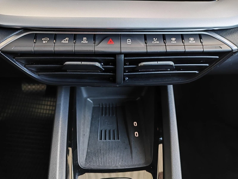 Skoda Octavia 2.0TDI* CAM* KEYLESS* LED* CARPLAY* , снимка 12 - Автомобили и джипове - 52489703