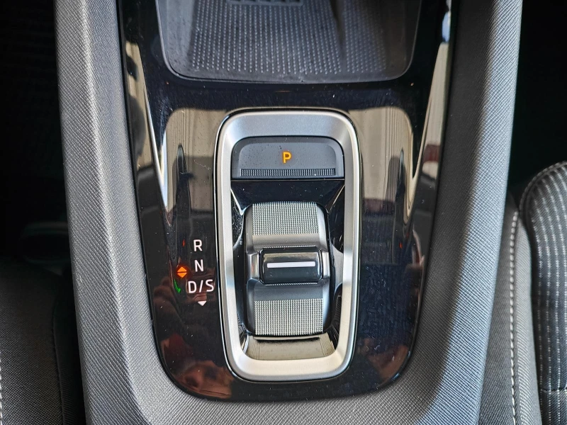 Skoda Octavia 2.0TDI* CAM* KEYLESS* LED* CARPLAY* , снимка 13 - Автомобили и джипове - 52489703