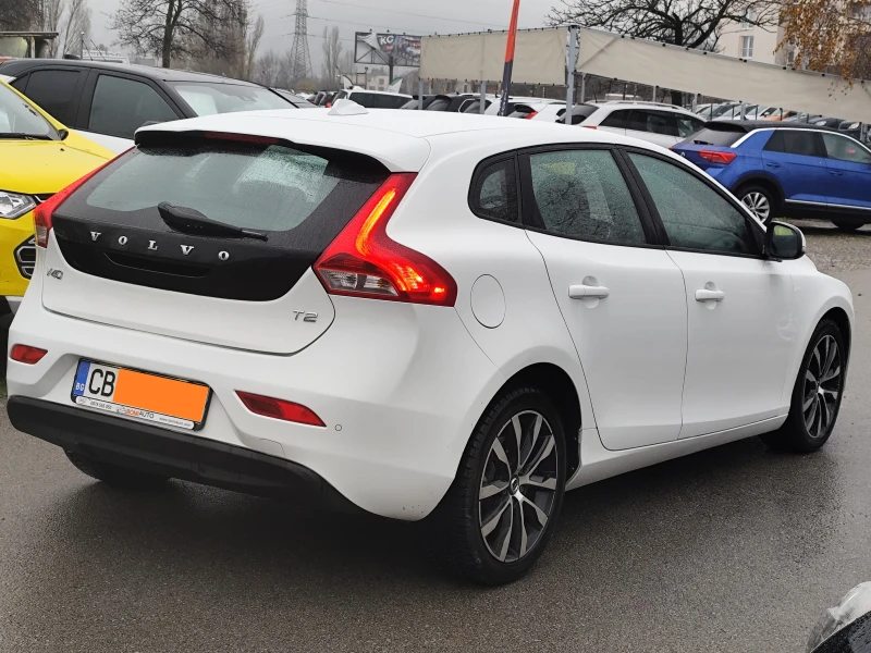 Volvo V40 1.5i* АВТОМАТИК* LED/XENON* NAVI* EURO6D* , снимка 4 - Автомобили и джипове - 52575910