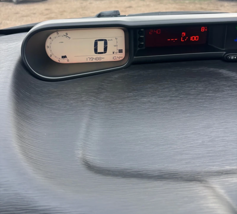 Citroen C3 Picasso 1.4i, снимка 14 - Автомобили и джипове - 52634355